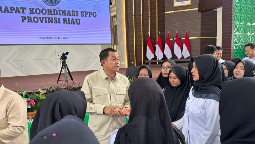 Lodewyk Pusung wakil kepala BGN Marah..! Kareg SPPI Riau Dipecat Gara-Gara Memintah Imbalan dari Mitra Makan Bergizi Gratis.
