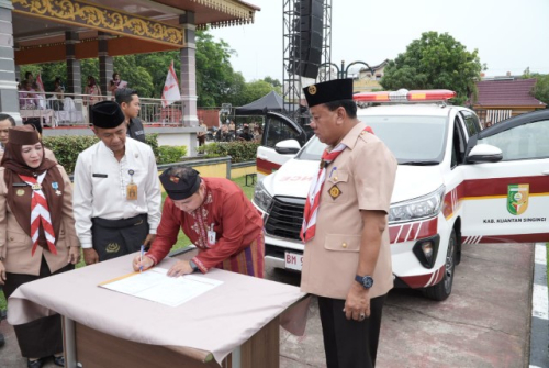 BRK Syariah Hadiahkan Ambulance Mewah untuk Pemda Kuansing di Hari Pramuka!