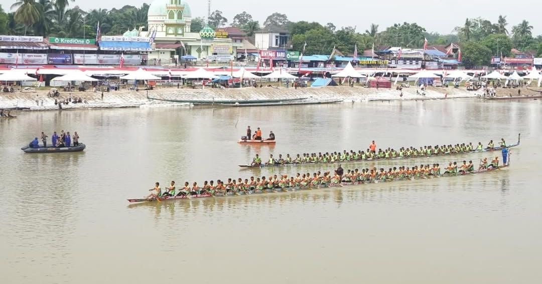 Jalur Ki Demang Jadi Utusan Kecamatan Singingi Hilir di Pacu Jalur HUT Kuansing ke-26