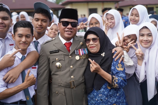 Kembali ke Sekolah Lama, Suhardiman Amby Teteskan Air Mata di Hari Sumpah Pemuda Kuansing