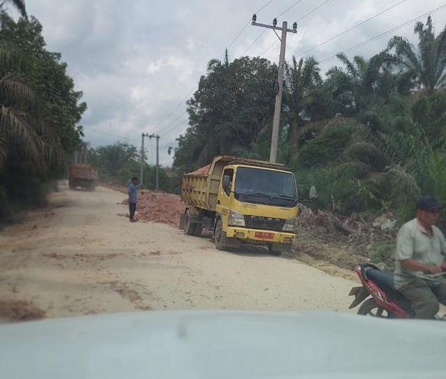 Sudah Lama Ditunggu, Peninggian Jalan Sukaraja Menuju Hulu Teso Jadi Kenyataan